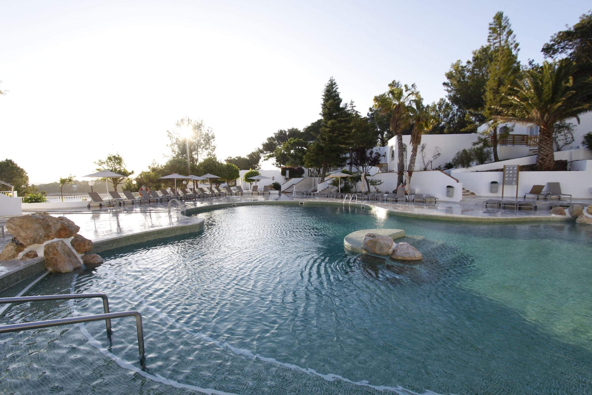Bg Portinatx Beach Club Hotel Екстер'єр фото