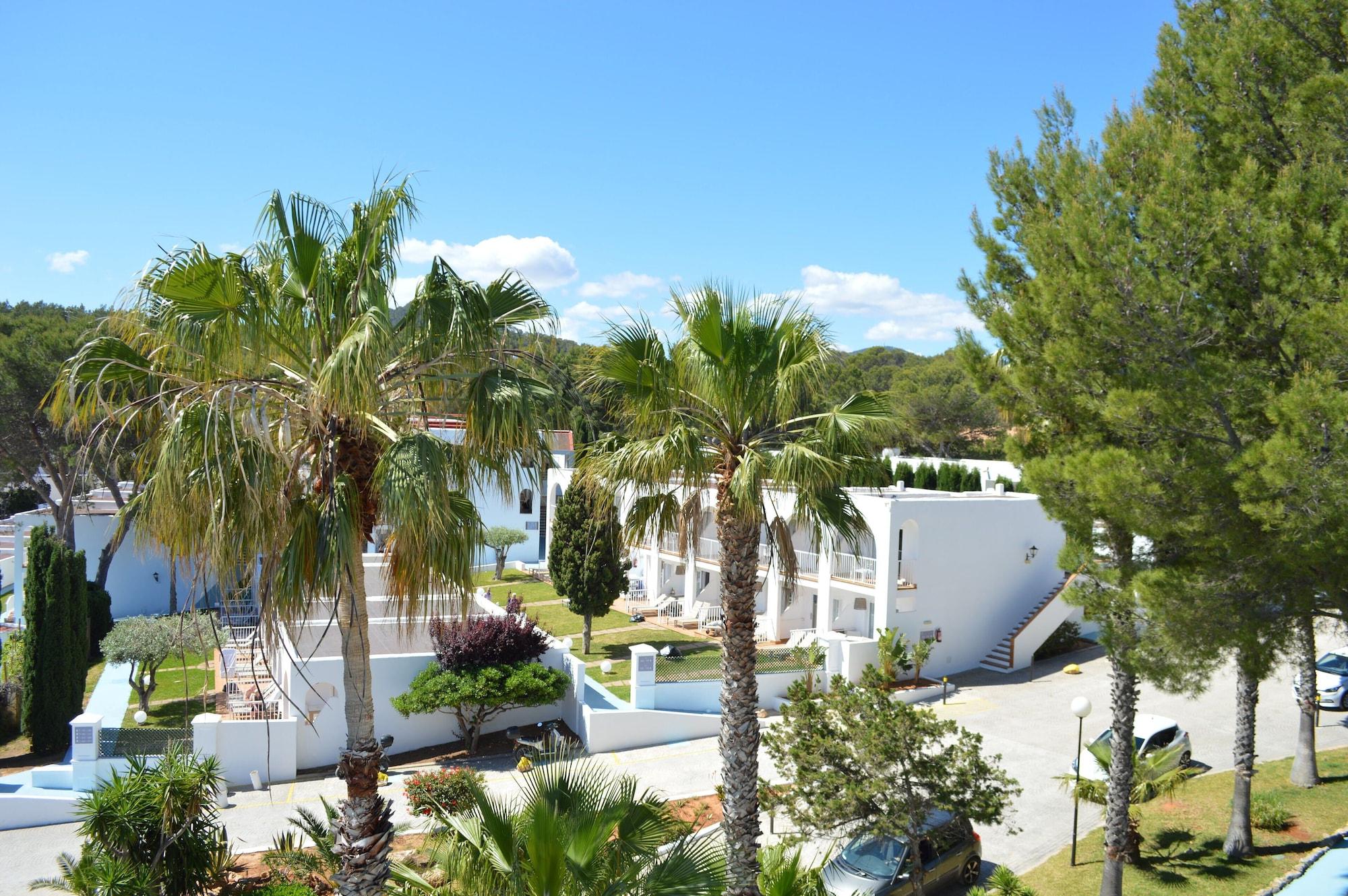 Bg Portinatx Beach Club Hotel Екстер'єр фото
