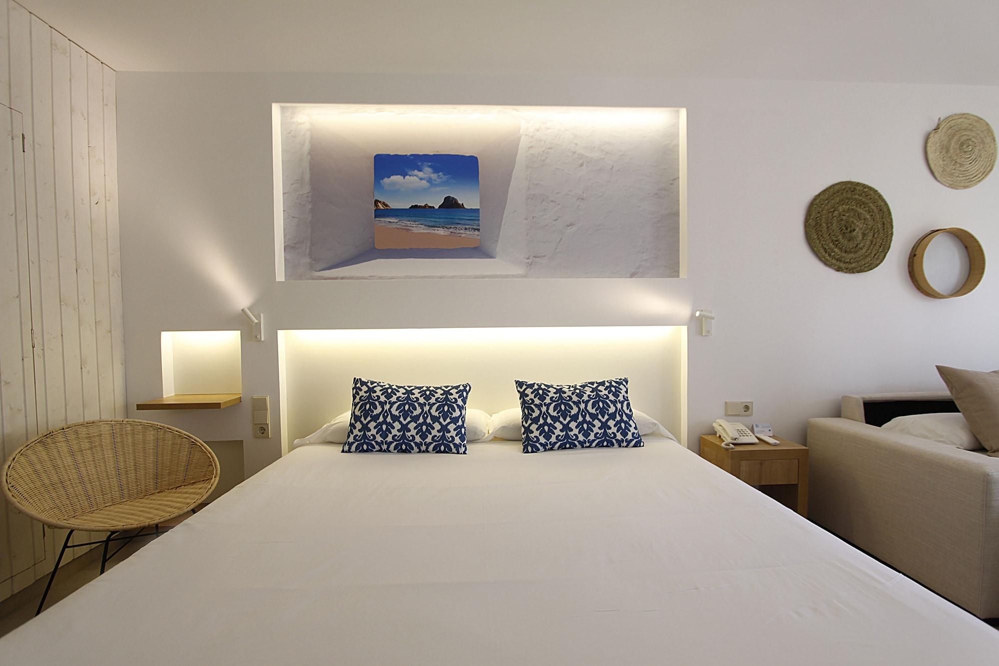 Bg Portinatx Beach Club Hotel Екстер'єр фото