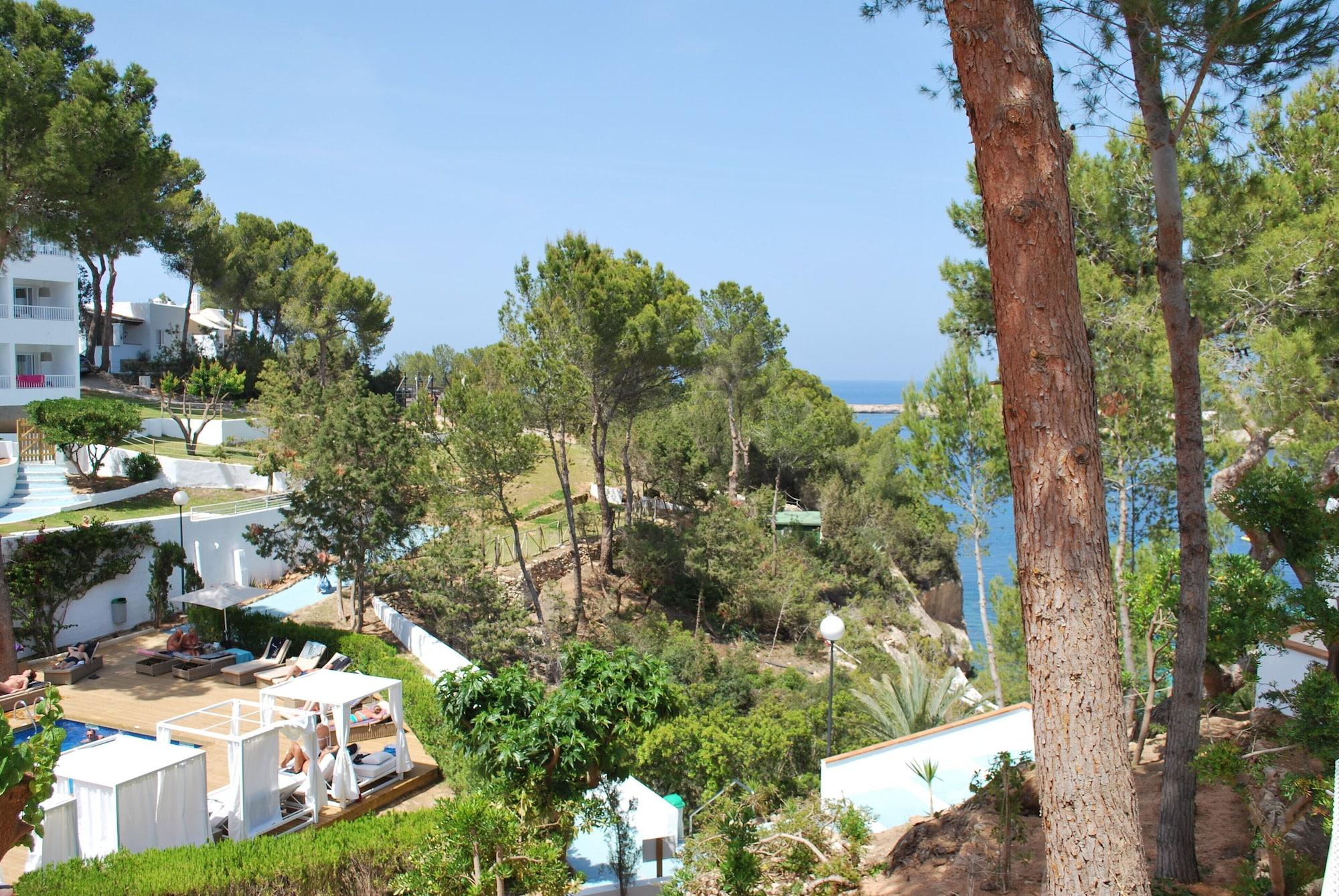 Bg Portinatx Beach Club Hotel Екстер'єр фото