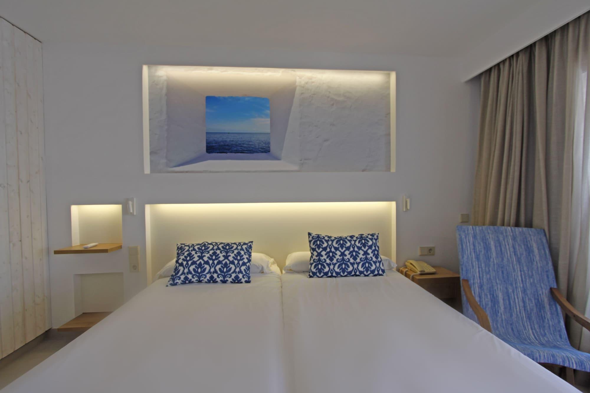 Bg Portinatx Beach Club Hotel Екстер'єр фото