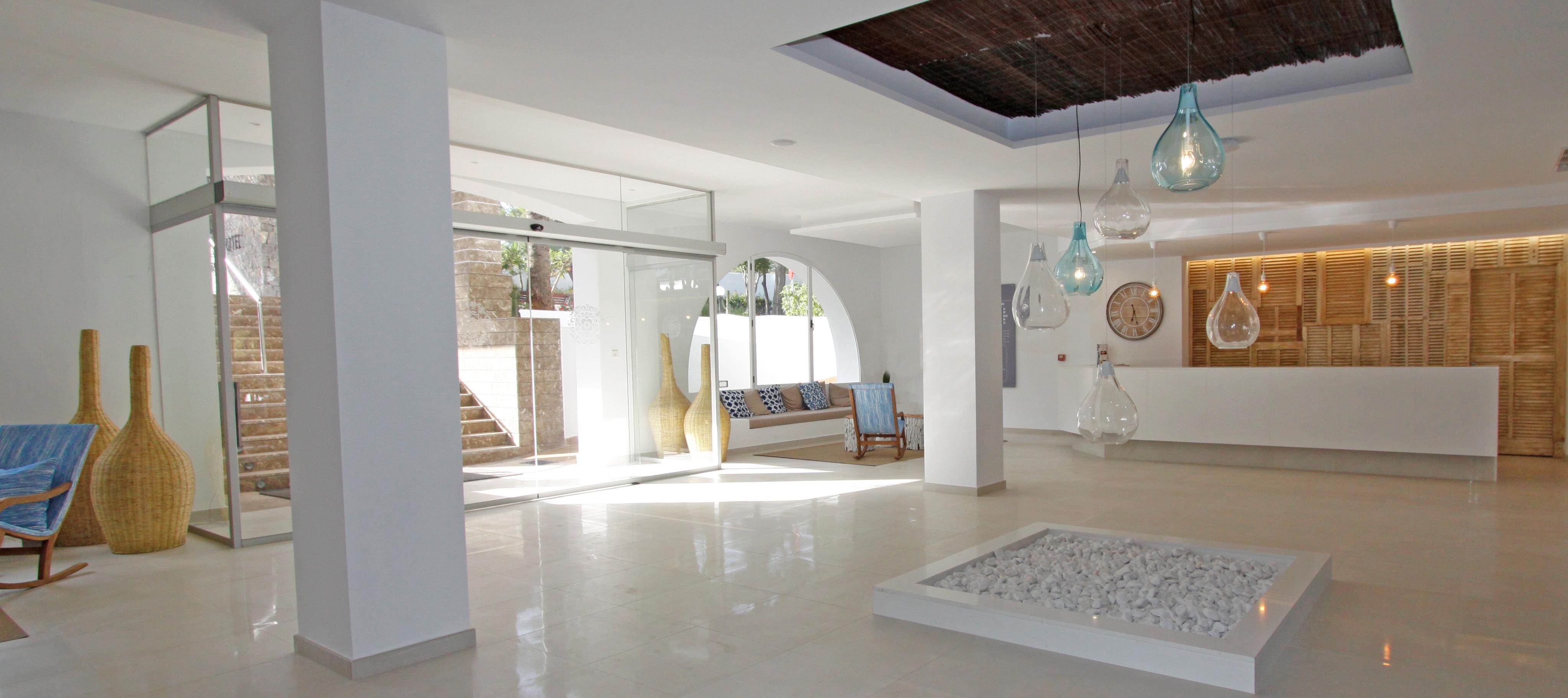 Bg Portinatx Beach Club Hotel Екстер'єр фото