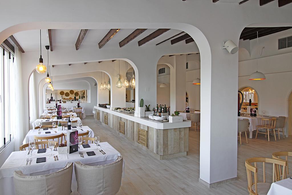 Bg Portinatx Beach Club Hotel Екстер'єр фото